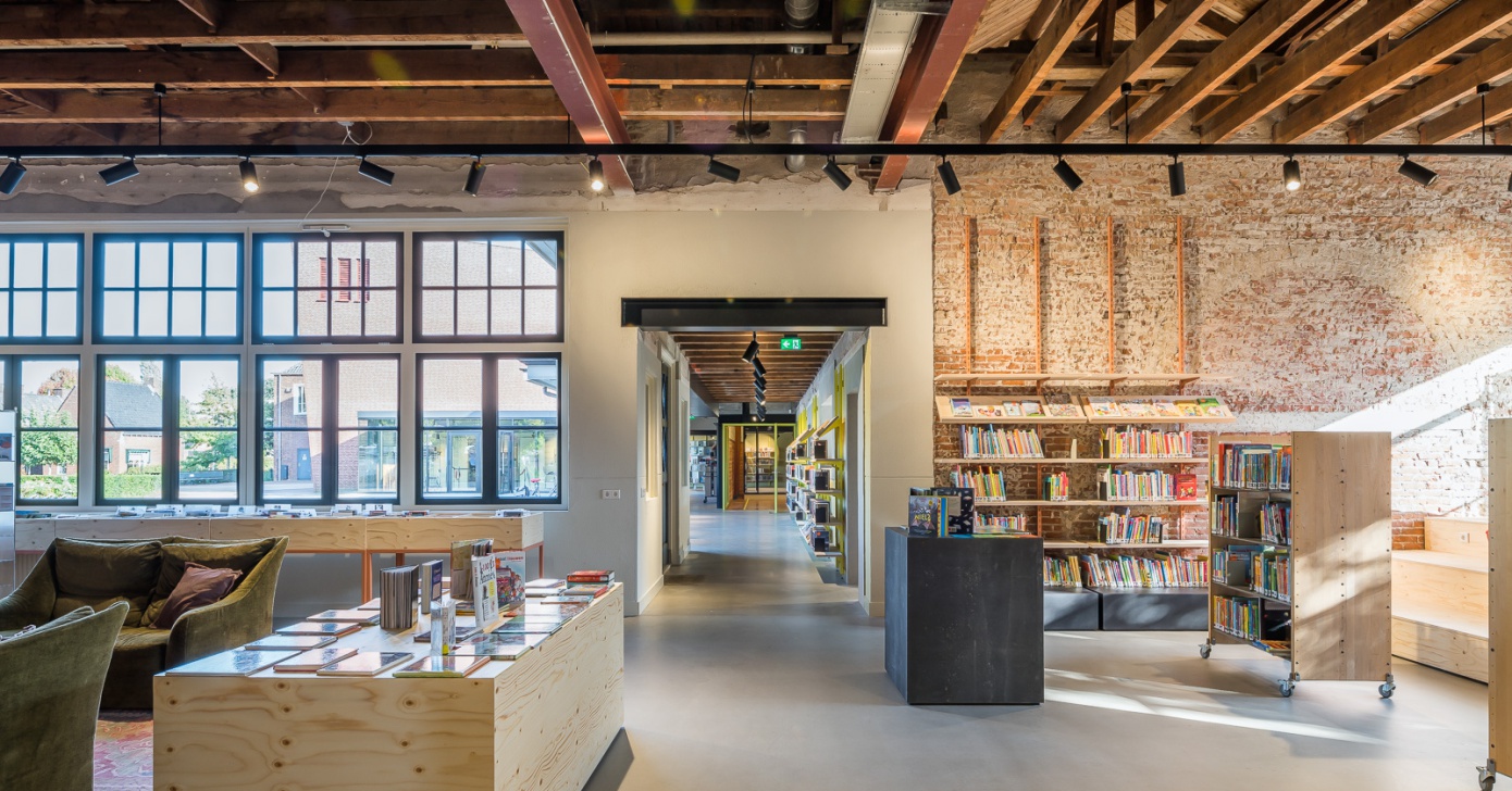 Transformatie Kulturhus Haakbergen - Fraai plafond - TEAMWBC