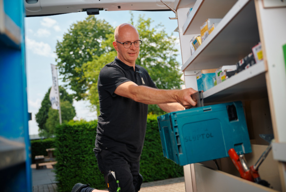 Monteur servicedienst van TEAMWBC