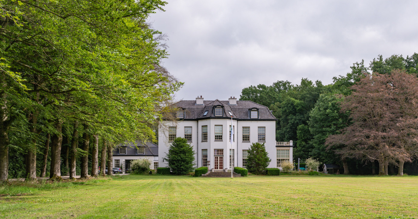 Fraai monumentaal landhuis, getransformeerd tot zorgwoningen door TEAMWBC